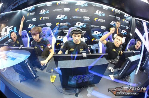 强的脚步移 强的脚步移